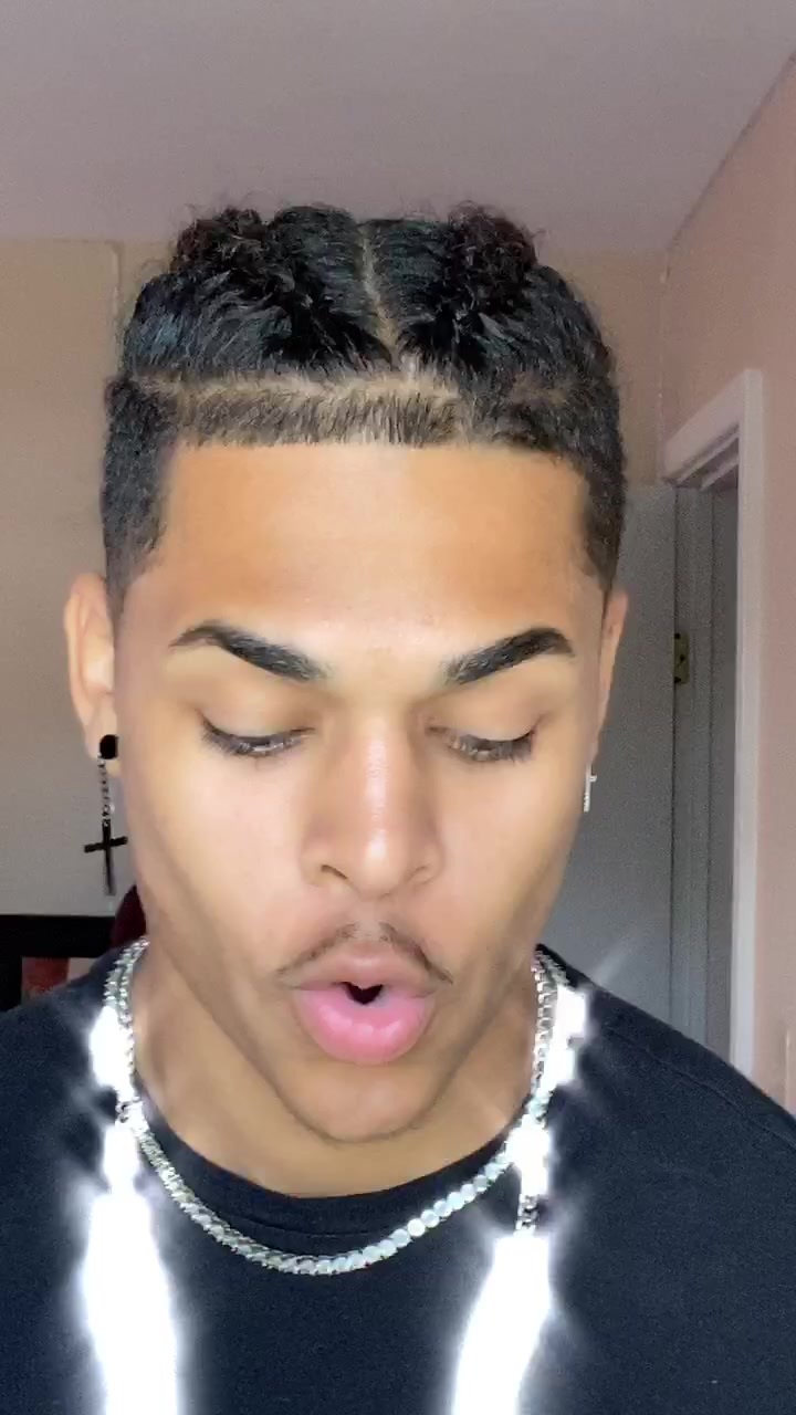 Prettyboiballo Net Worth, TikTok, Age, Height, Bio, Early Life, Career