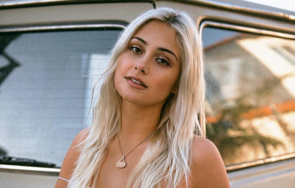 Hannah Ridgeway Net Worth, Age, Height, Weight, Early Life, Career, Bio