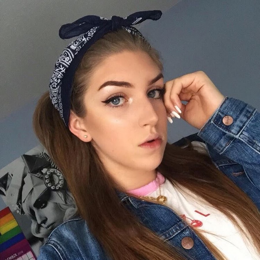 Adea Danielle is a popular Canadian TikTok celebrity. 