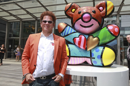 Romero Britto Net Worth, Age, Height, Weight, Early Life, Career, Bio,  Dating, Facts - Millions Of Celebs