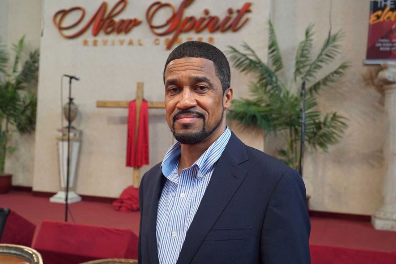 Pastor Darrell Scott Net Worth, Age, Height, Weight, Early Life, Career