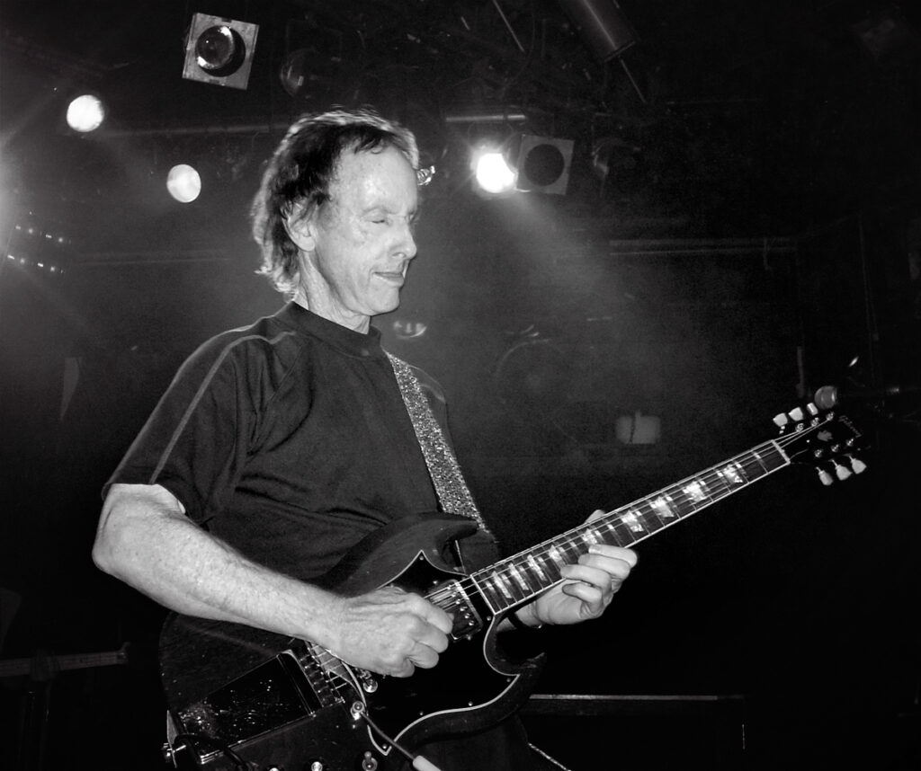 Robby Krieger Net Worth, Age, Height, Weight, Early Life, Career, Bio, Dating, Facts - Millions