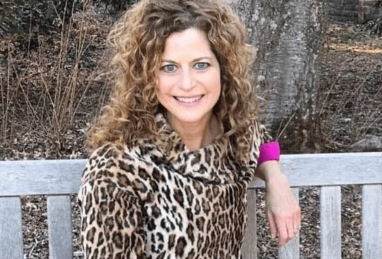 Laura Savini Net Worth, Age, Height, Weight, Early Life, Career, Dating, Bio, Facts - Millions